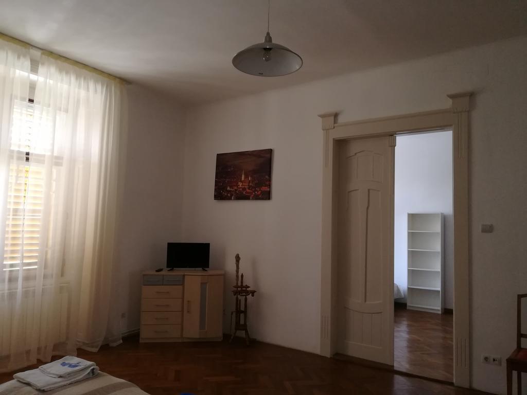 Ferdinand Apartments Mediaş Exteriör bild