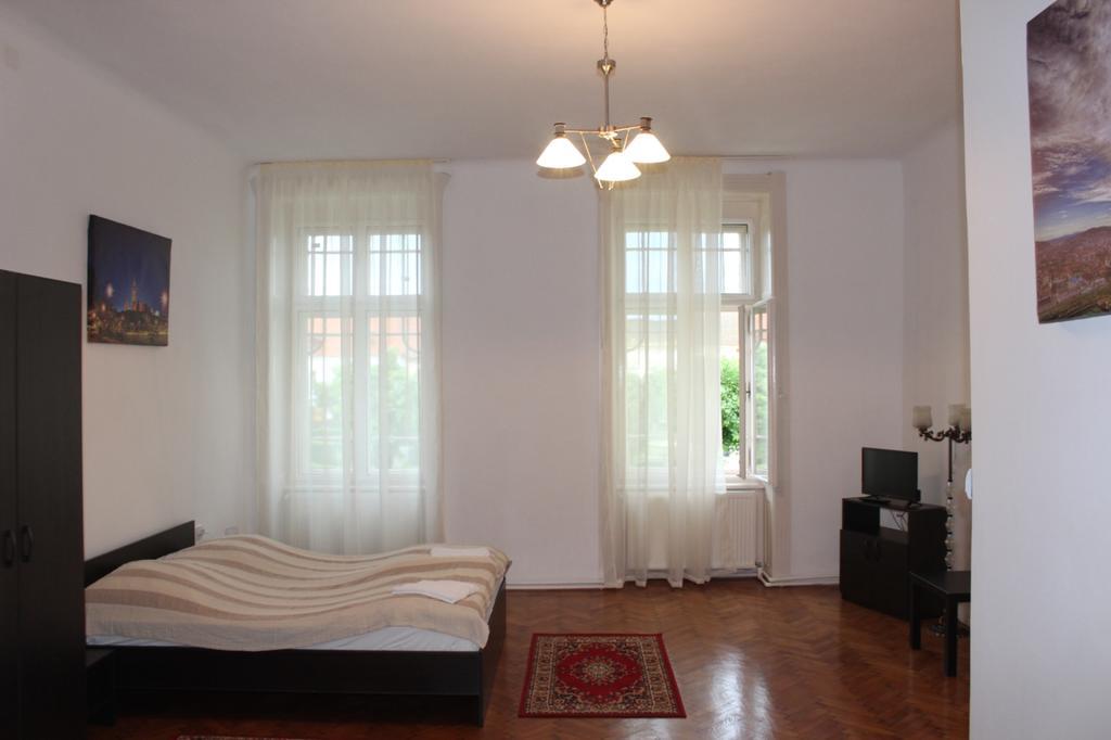 Ferdinand Apartments Mediaş Exteriör bild