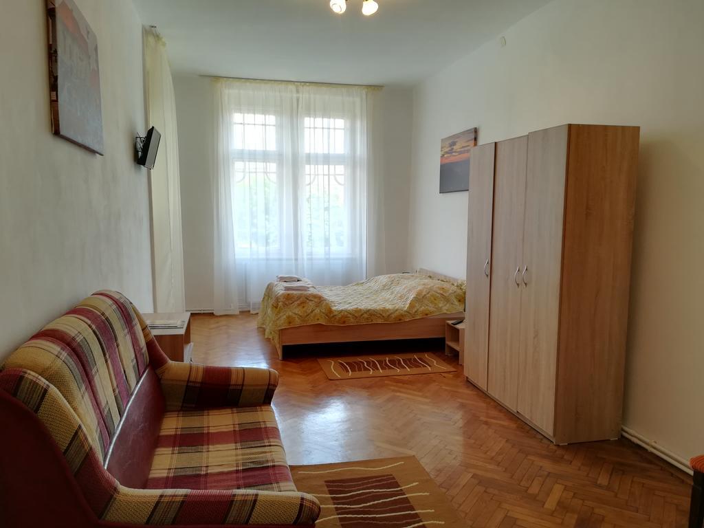 Ferdinand Apartments Mediaş Exteriör bild